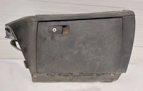 Volkswagen PASSAT B7 USA Glove box 561857097N 561857135