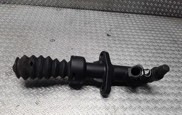 Clutch slave cylinder