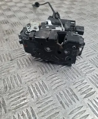 Seat Toledo II (1M) Front door lock
