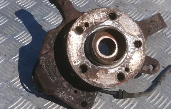 Renault Espace - Grand espace IV Front wheel hub spindle knuckle 8200582751 402109697R
