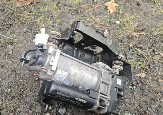 Volkswagen Touareg III Air suspension compressor/pump 4M0616005G 10R036089 4154064010