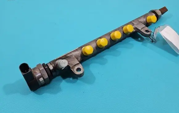 Fuel main line pipe