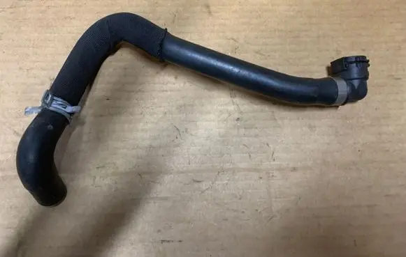 BMW X5 G05 Engine coolant pipe/hose 9398801