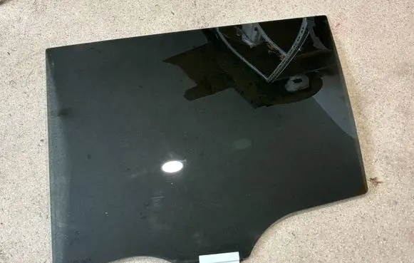 BMW X7 G07 Rear door window glass 8496029
