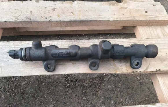 Opel Vivaro Fuel main line pipe 8200839258 0445214196 8200954113A