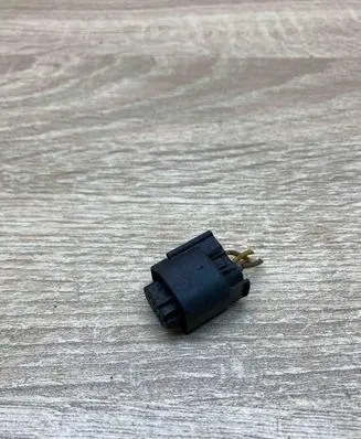 Volvo S40, V40 Plug wire 9853301