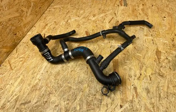 Engine coolant pipe/hose