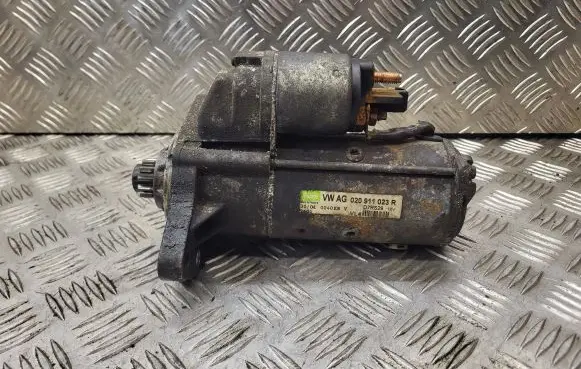 Volkswagen Golf IV Starter motor 020911023R