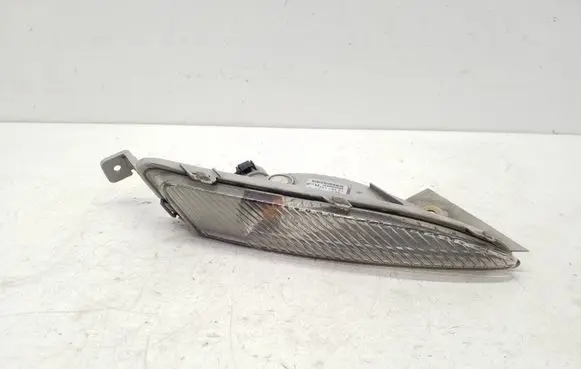Opel Astra J Front indicator light 13367143 662588537