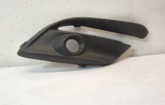 Mazda 3 III Front bumper lower grill bajc50c11autoas5 bajc-50c11