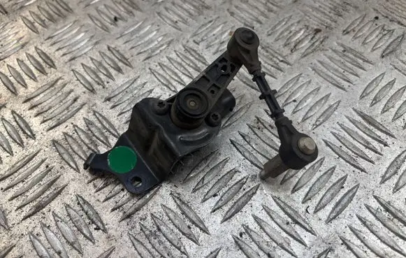 Headlight/headlamp level sensor