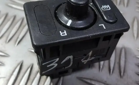 Subaru Legacy Wing mirror switch