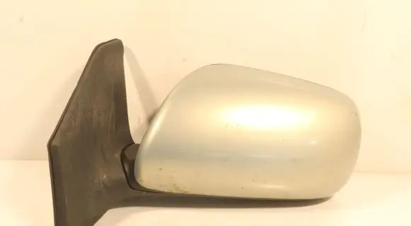 Toyota Avensis T250 Front door electric wing mirror E11015829
