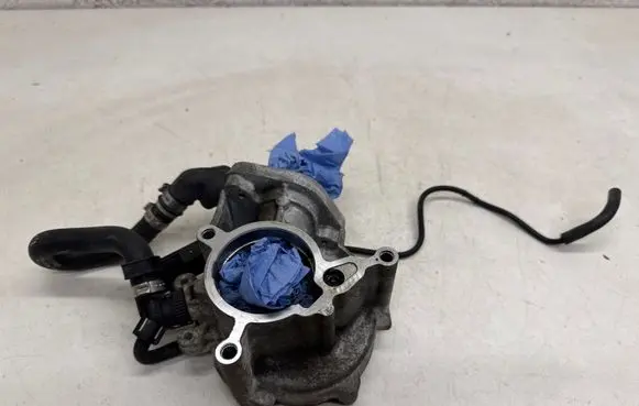 Audi A4 S4 B8 8K Vacuum pump 06K145100P