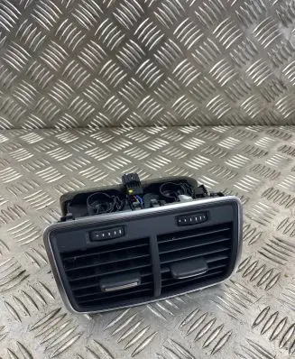 Audi A7 S7 4G Rear air vent grill 4G0819203