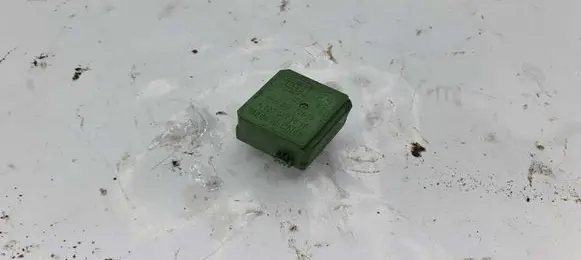 Mercedes-Benz E W211 Other relay 4RA00779115 A0025427619