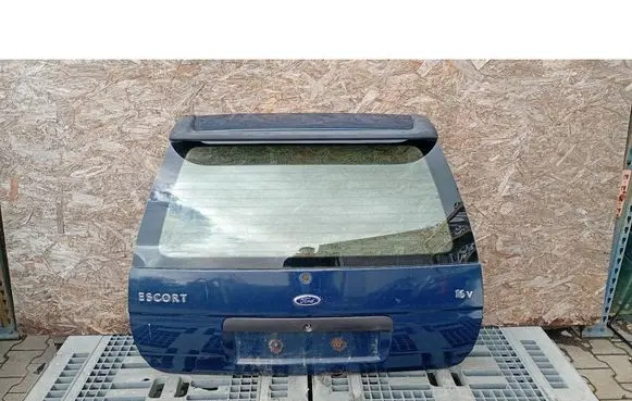 Ford Escort Front vent window/glass (coupe) 