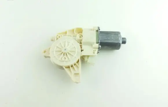 Mercedes-Benz E W212 Front door window regulator motor A2129066702 KL8222
