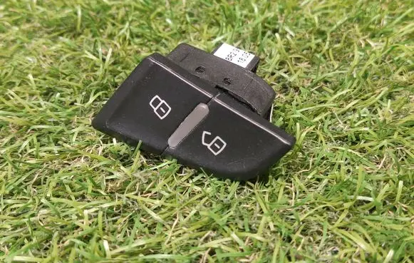 Audi Q5 SQ5 Central locking switch button 8R2962108A