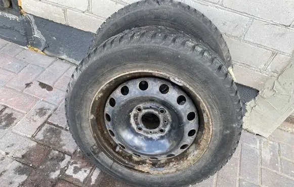 Volkswagen PASSAT B5.5 R14 winter/snow tires with studs 17565R14