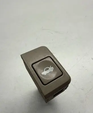 KIA Cerato Tailgate/boot open switch button 621W101901