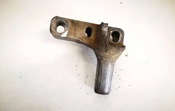 Volkswagen Golf IV Engine mounting bracket