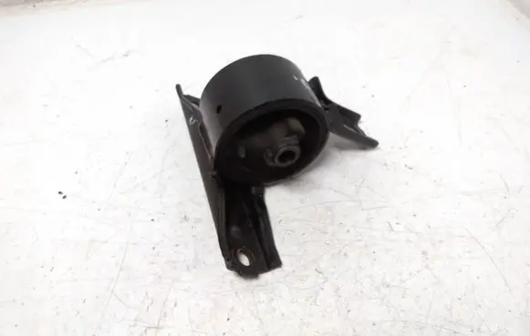 Mitsubishi Outlander Engine mount bracket