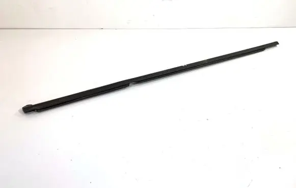 Skoda Kamiq Loading door glass trim molding 654839478A