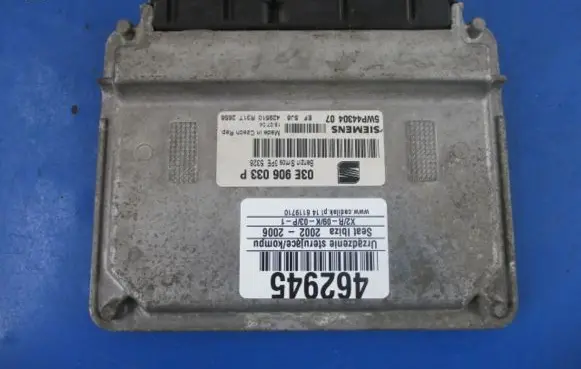 Seat Ibiza III (6L) Engine control unit/module ECU 03E906033P