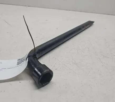 Jaguar XE Wheel nut wrench 