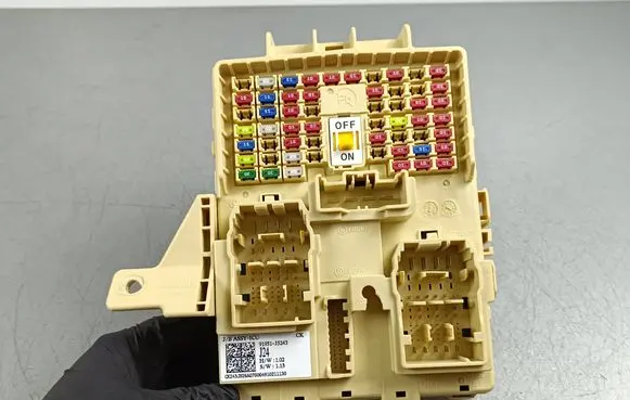 KIA Stinger Fuse module 91951J5243