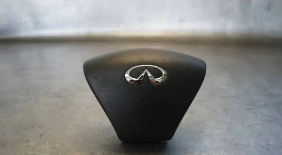 Infiniti Q70 Y51 Steering wheel airbag