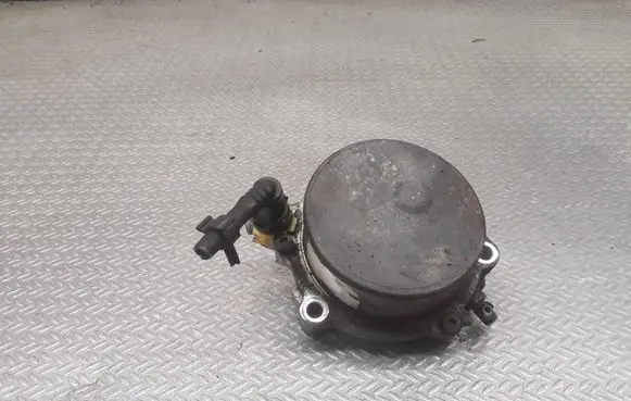 Opel Zafira B Vacuum pump