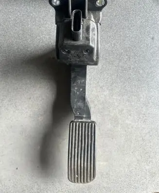 Mercedes-Benz Sprinter W906 Accelerator throttle pedal A9063000404 0280755023 1040100232