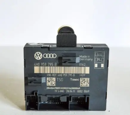 Volkswagen Touareg II Door control unit/module 4H0959795B