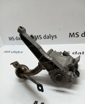 Mercedes-Benz C W204 Oil pump A6421810647 6421810647 A6421810901