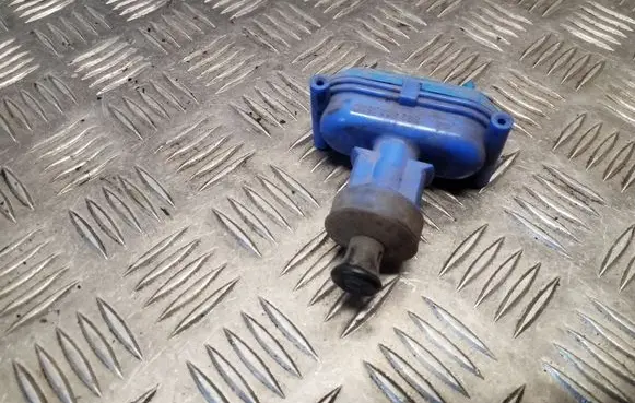 Audi 80 90 S2 B4 Central locking vacuum pump 893862153D