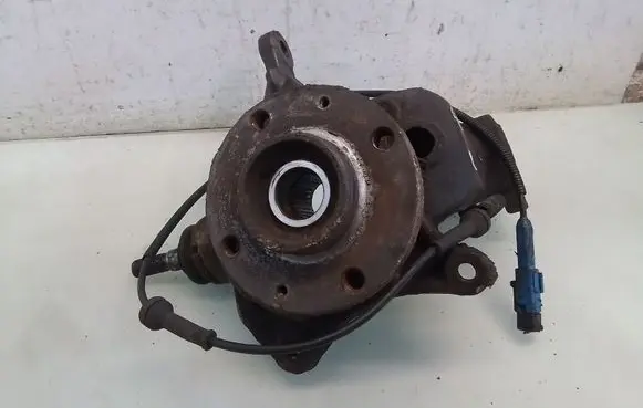 Front wheel hub