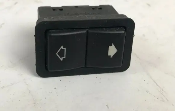 BMW 5 E39 Electric window control switch 8368974