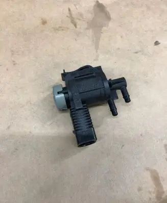 Audi A3 S3 8P Turbo solenoid valve 1K0906283A 13276