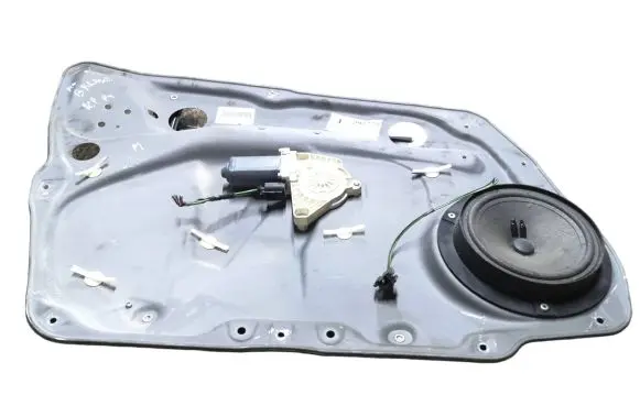 Mercedes-Benz B W245 Front door window regulator with motor A1697202779 996104109