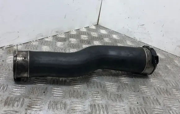 BMW 5 F10 F11 Intercooler hose/pipe 521108A