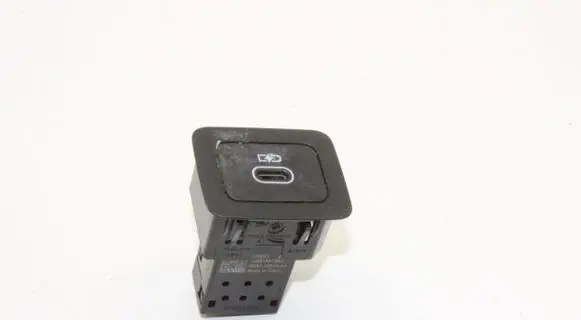 Land Rover Range Rover Velar USB socket connector R8A219010AB
