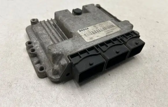 Opel Vivaro Engine control unit/module 8200833387 8200635663