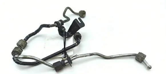 Fuel injector supply line/pipe