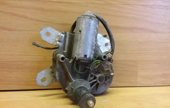 Nissan Terrano Rear window wiper motor