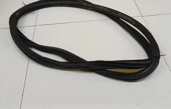 Opel Corsa D Rubber seal front coupe door 