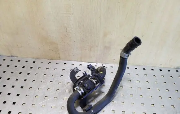 Honda CR-V Engine coolant pipe/hose