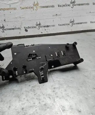 Other engine bay part
