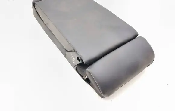 Peugeot 3008 III Rear seat armrest 